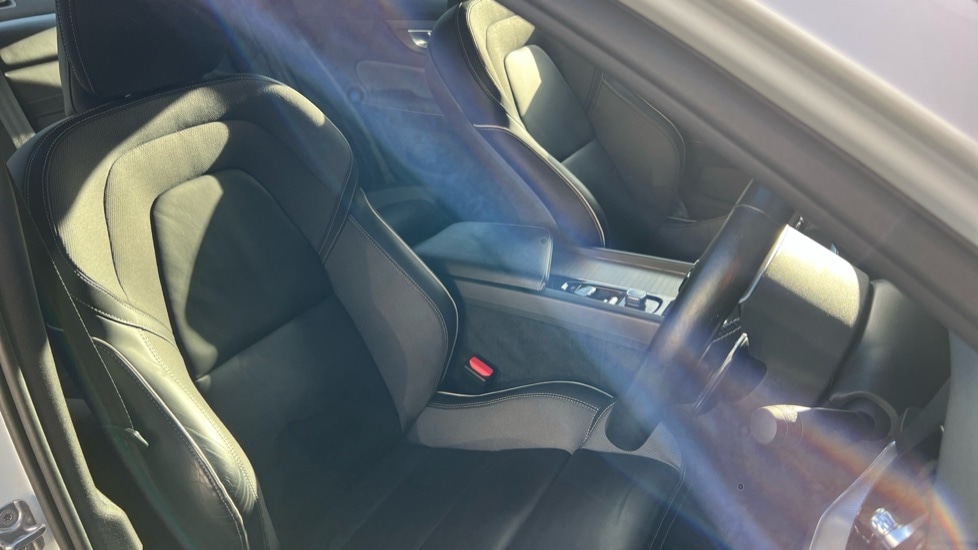 Used Volvo S60 2019 for sale - 76942928: Photo 41