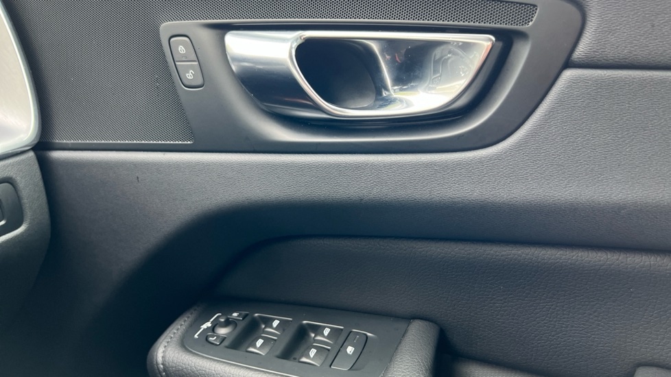 Used Volvo XC60 2022 for sale - 76514940: Photo 15