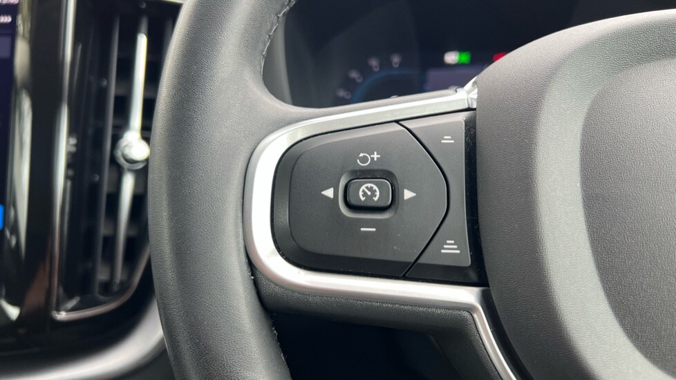 Used Volvo XC60 2022 for sale - 76514940: Photo 18