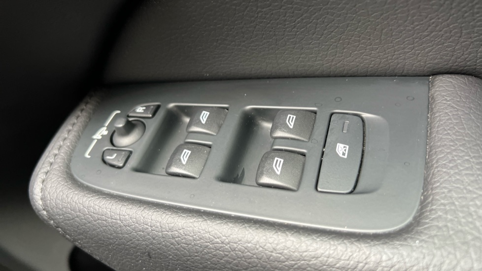 Used Volvo XC60 2022 for sale - 76514940: Photo 33