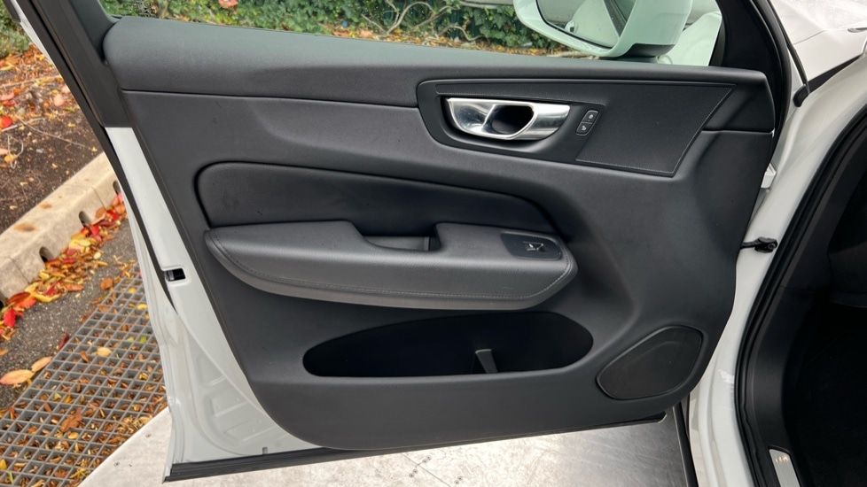 Used Volvo XC60 2022 for sale - 76514940: Photo 45