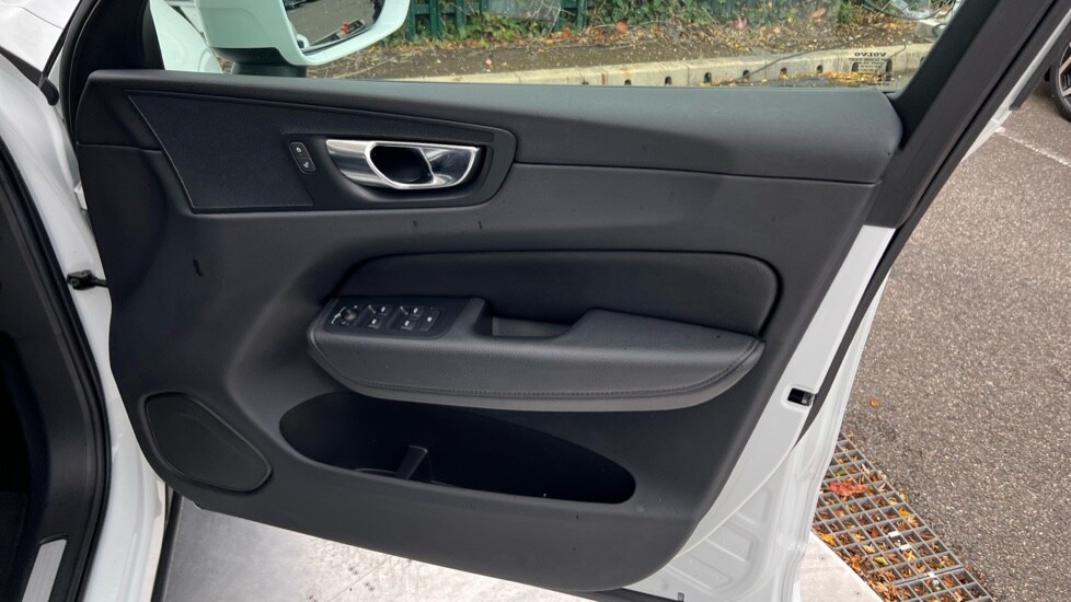 Used Volvo XC60 2022 for sale - 76514940: Photo 49