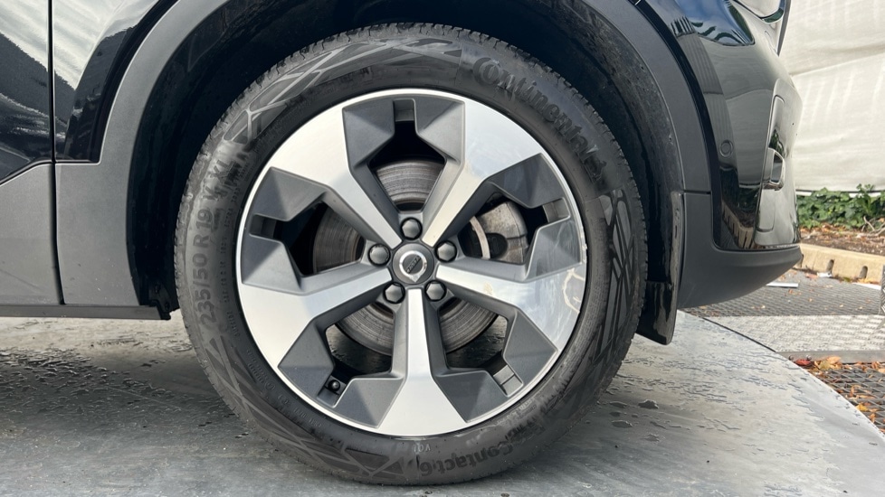 Used Volvo XC40 2023 for sale - 76528946: Photo 16