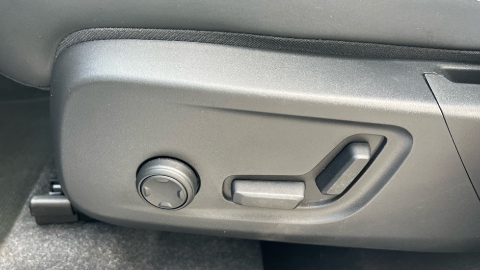 Used Volvo XC40 2023 for sale - 76528946: Photo 45