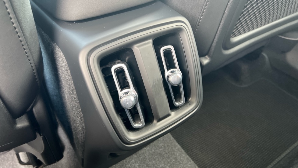 Used Volvo XC40 2023 for sale - 76528946: Photo 48