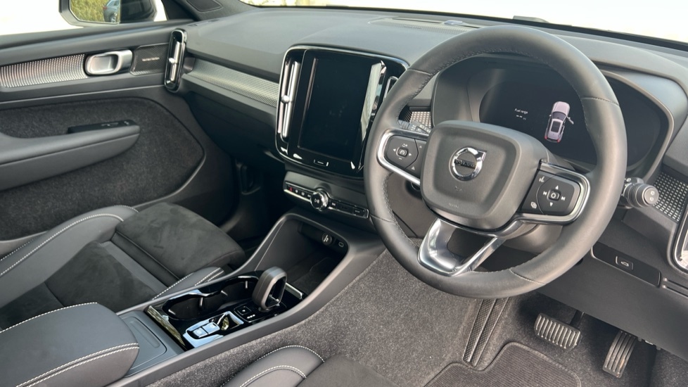 Used Volvo XC40 2023 for sale - 76528946: Photo 5