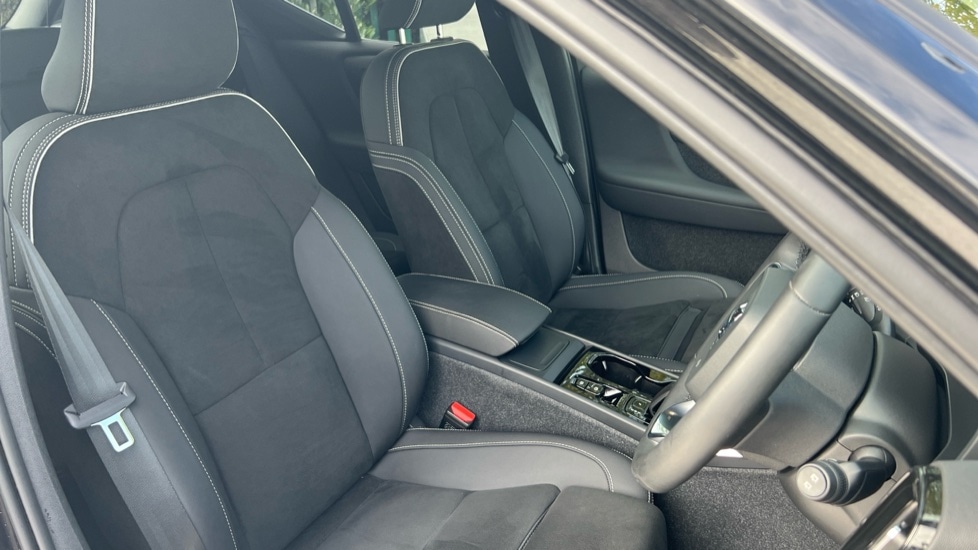 Used Volvo XC40 2023 for sale - 76528946: Photo 9