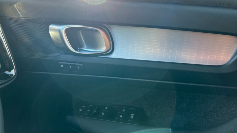 Used Volvo XC40 2025 for sale - 76894786: Photo 15