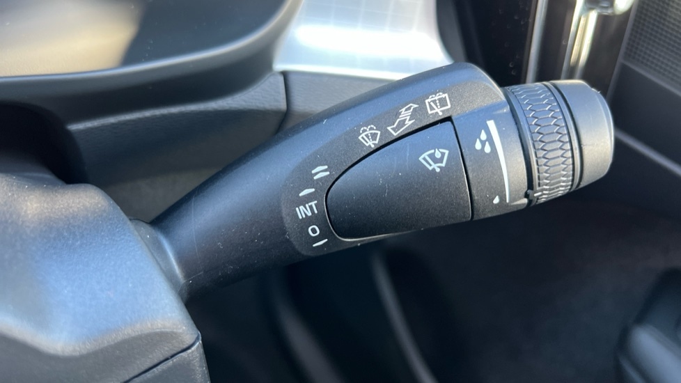 Used Volvo XC40 2025 for sale - 76894786: Photo 30