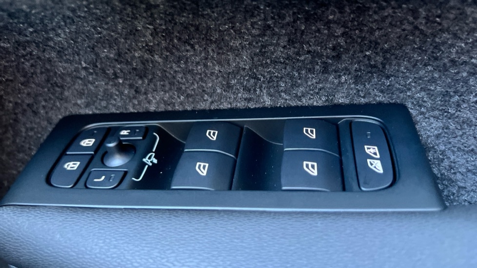 Used Volvo XC40 2025 for sale - 76894786: Photo 33