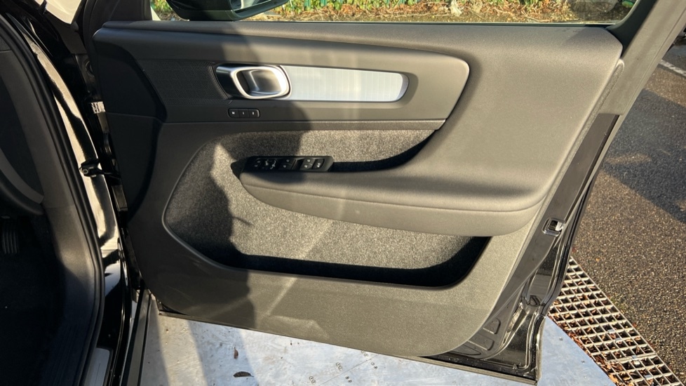 Used Volvo XC40 2025 for sale - 76894786: Photo 48