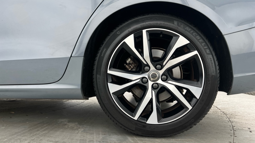 Used Volvo V60 2021 for sale - 76587081: Photo 4