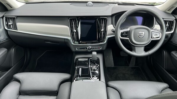 Used Volvo V90 2024 for sale - 75702574: Photo 21