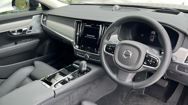 Used Volvo V90 2024 for sale - 75702574: Photo 5