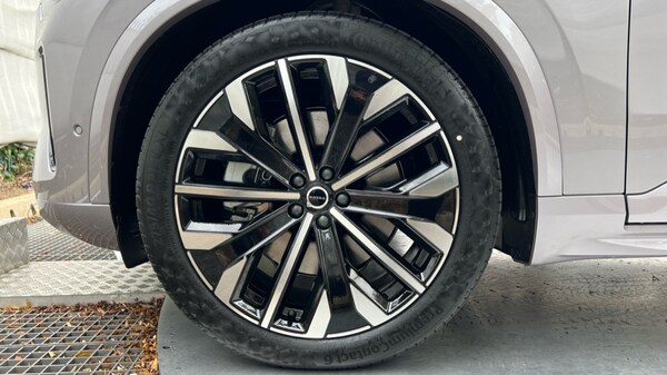 Used Volvo XC90 2025 for sale - 76180175: Photo 25