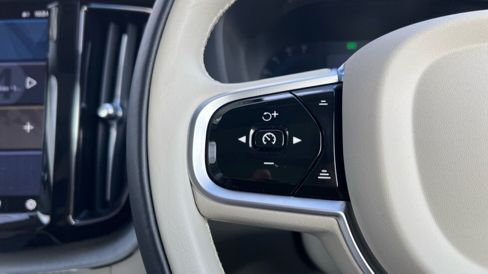 Used Volvo XC60 2025 for sale - 76851225: Photo 18