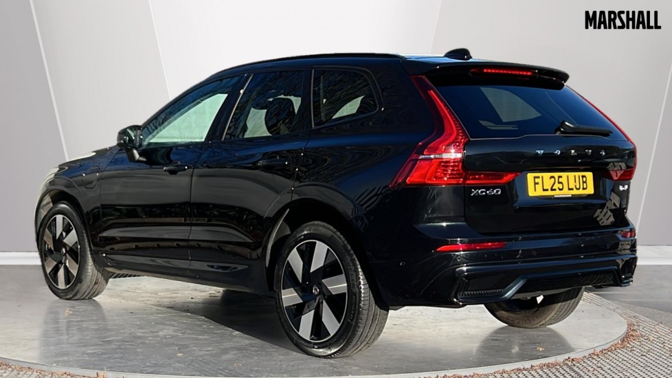 Used Volvo XC60 2025 for sale - 76851225: Photo 2