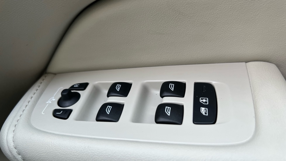 Used Volvo XC60 2025 for sale - 76851225: Photo 33