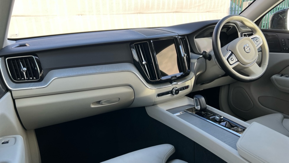 Used Volvo XC60 2025 for sale - 76851225: Photo 4