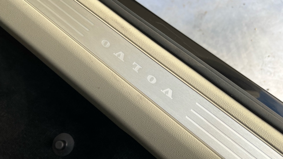 Used Volvo XC60 2025 for sale - 76851225: Photo 43