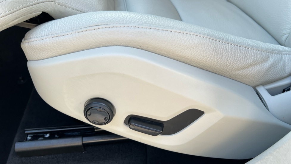 Used Volvo XC60 2025 for sale - 76851225: Photo 45