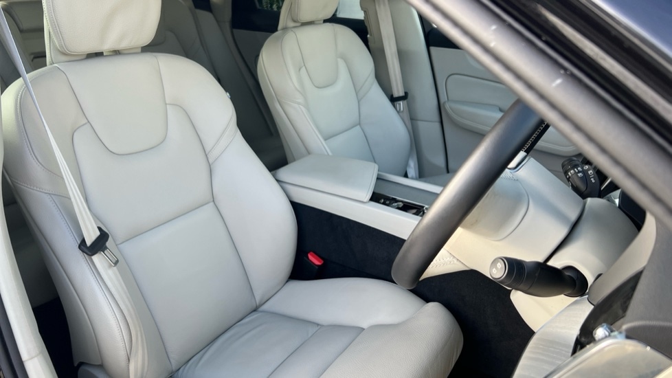 Used Volvo XC60 2025 for sale - 76851225: Photo 9