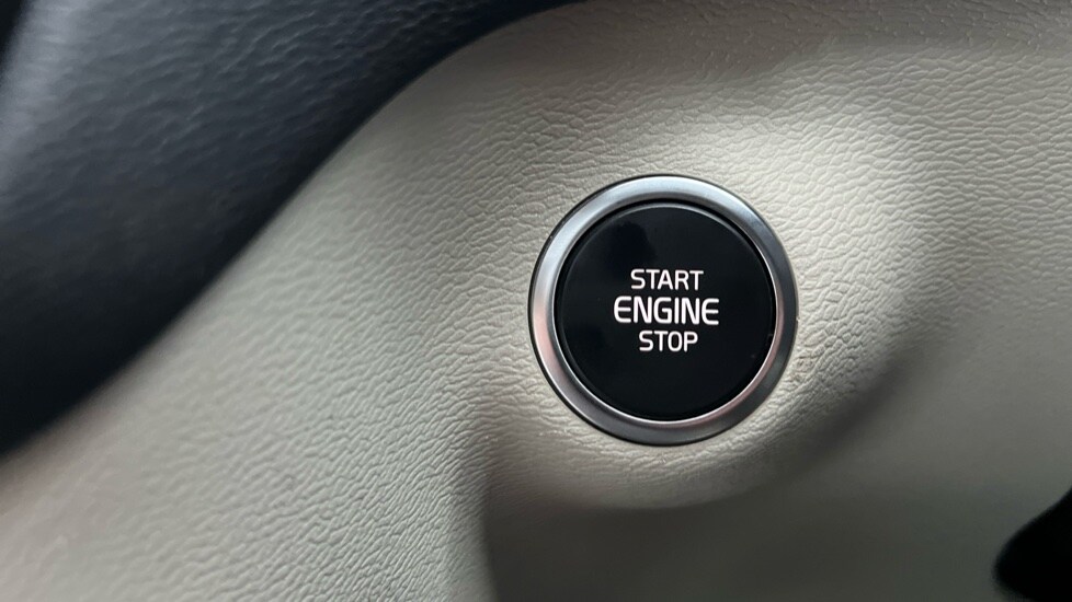 Used Volvo XC40 2024 for sale - 76161299: Photo 28