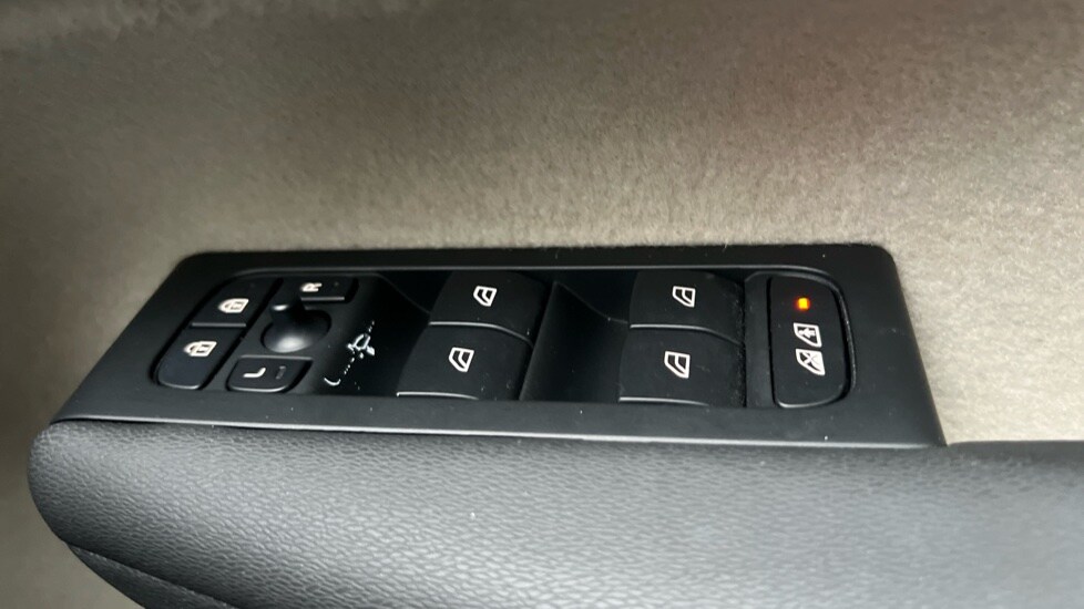 Used Volvo XC40 2024 for sale - 76161299: Photo 33