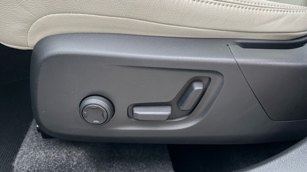 Used Volvo XC40 2024 for sale - 76161299: Photo 45