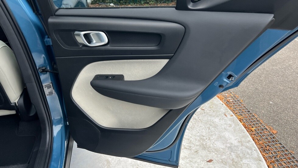 Used Volvo XC40 2024 for sale - 76161299: Photo 49