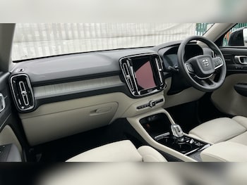 Used Volvo XC40 2024 for sale - 76161299: Photo