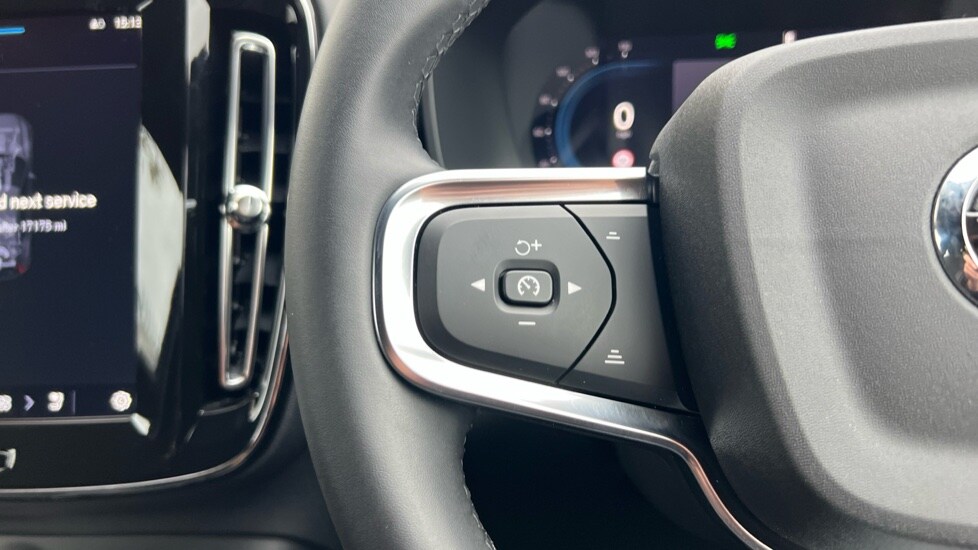 Used Volvo XC40 2024 for sale - 76597880: Photo 18