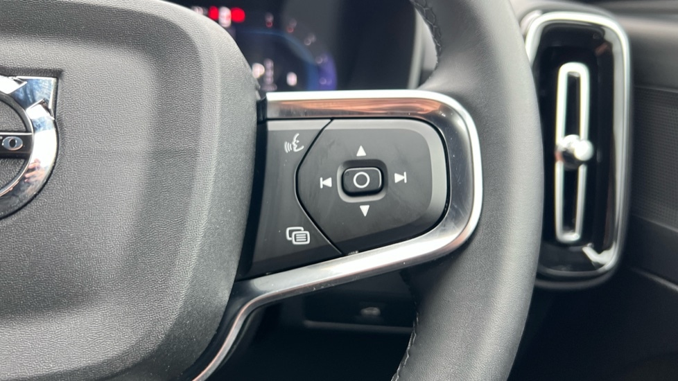 Used Volvo XC40 2024 for sale - 76597880: Photo 19