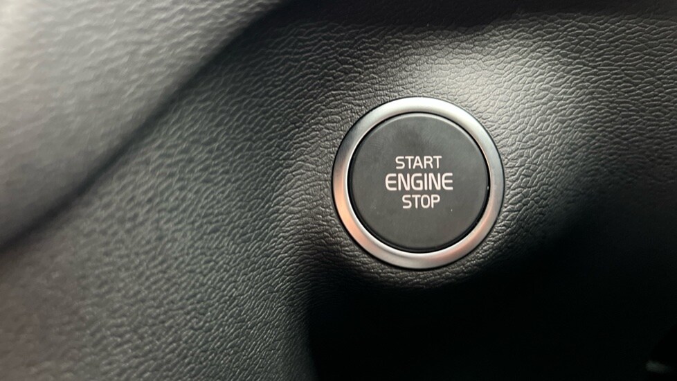 Used Volvo XC40 2024 for sale - 76597880: Photo 28