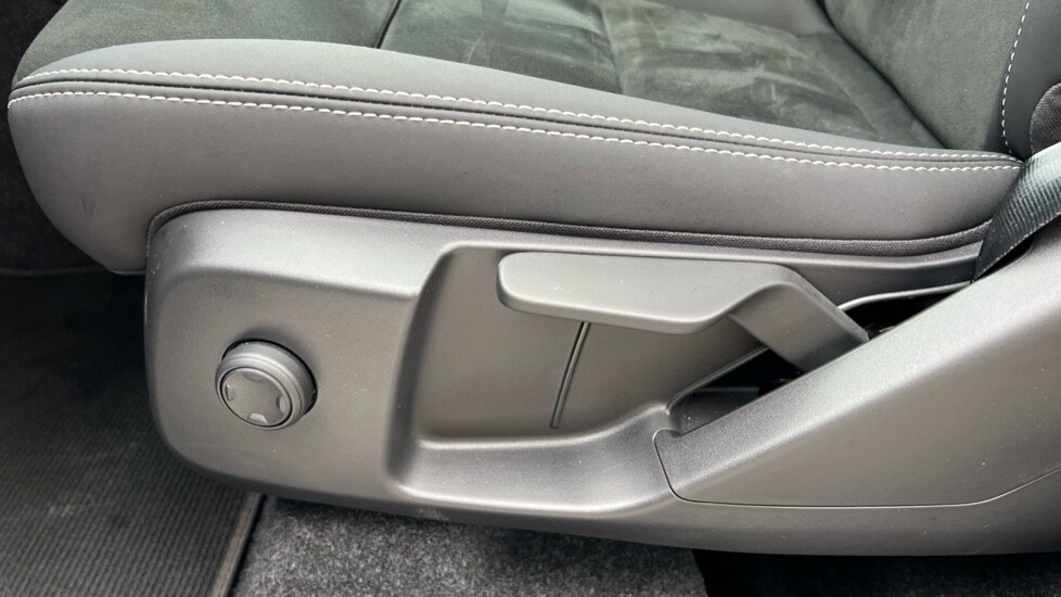 Used Volvo XC40 2024 for sale - 76597880: Photo 45