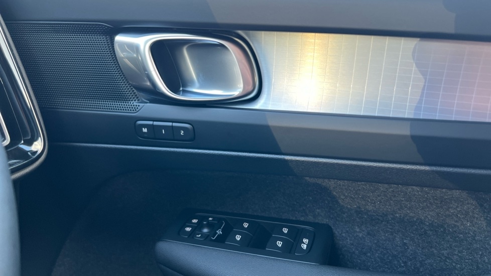 Used Volvo XC40 2025 for sale - 76894791: Photo 15