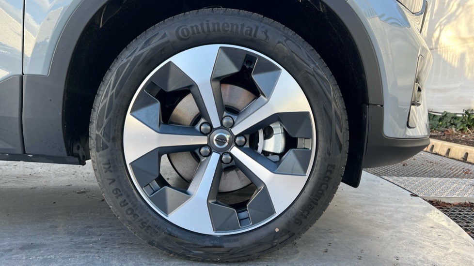 Used Volvo XC40 2025 for sale - 76894791: Photo 16