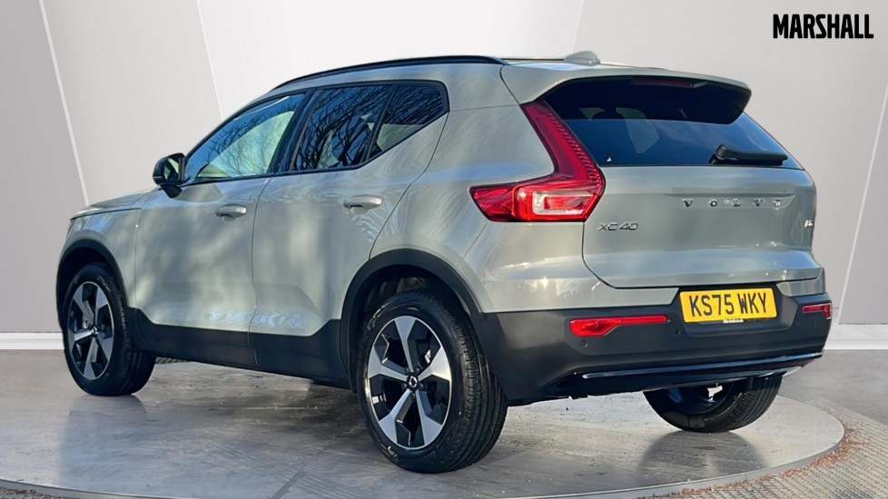 Used Volvo XC40 2025 for sale - 76894791: Photo 2