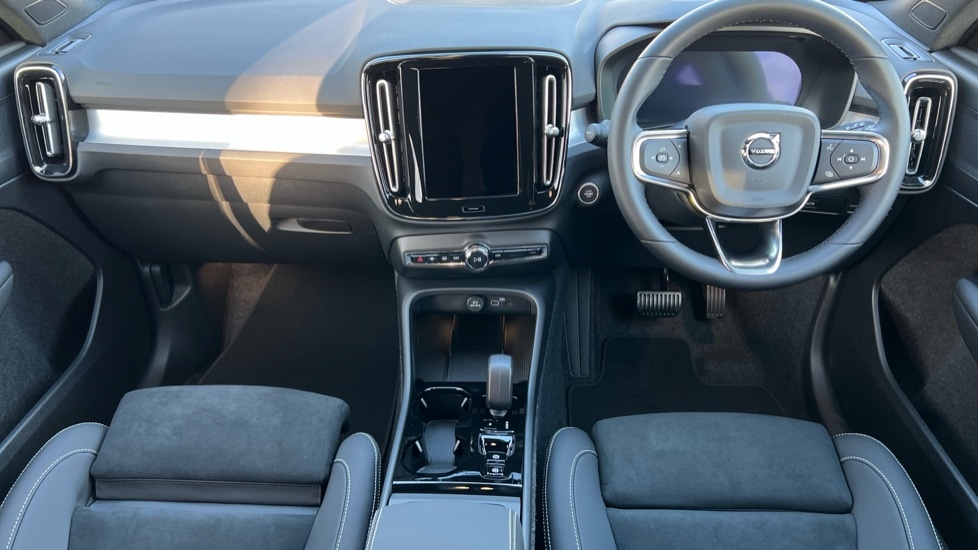 Used Volvo XC40 2025 for sale - 76894791: Photo 21
