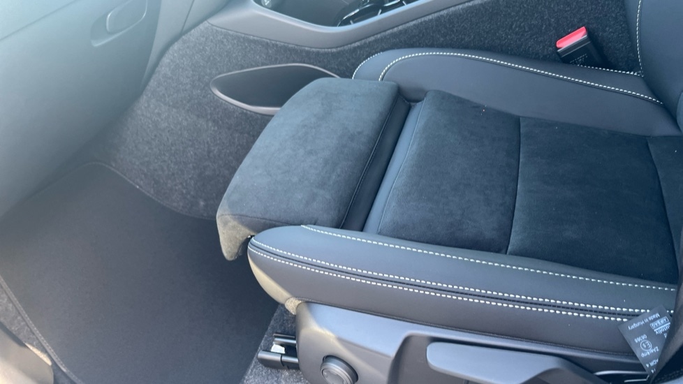 Used Volvo XC40 2025 for sale - 76894791: Photo 32