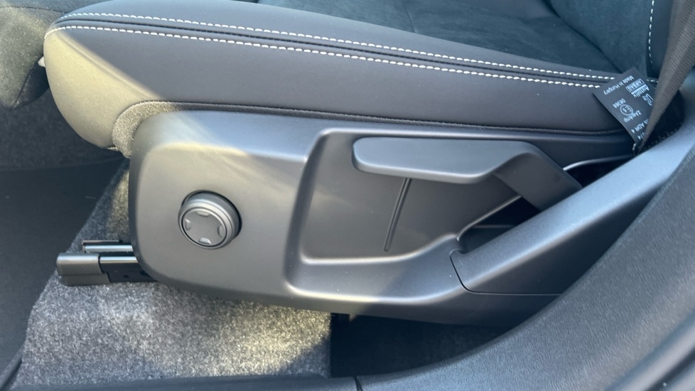 Used Volvo XC40 2025 for sale - 76894791: Photo 44