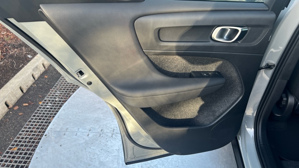 Used Volvo XC40 2025 for sale - 76894791: Photo 46