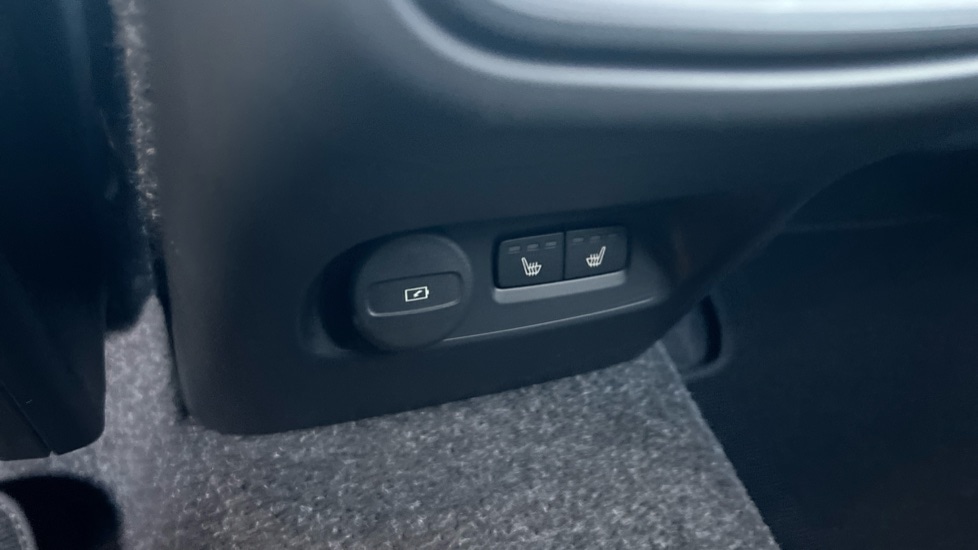 Used Volvo XC40 2025 for sale - 76894791: Photo 47