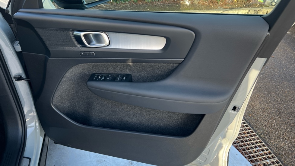 Used Volvo XC40 2025 for sale - 76894791: Photo 49