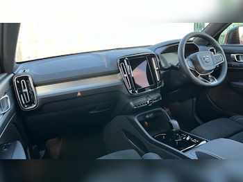 Used Volvo XC40 2025 for sale - 76894791: Photo