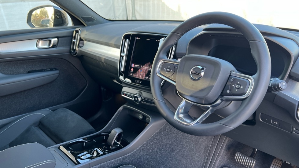 Used Volvo XC40 2025 for sale - 76894791: Photo 5