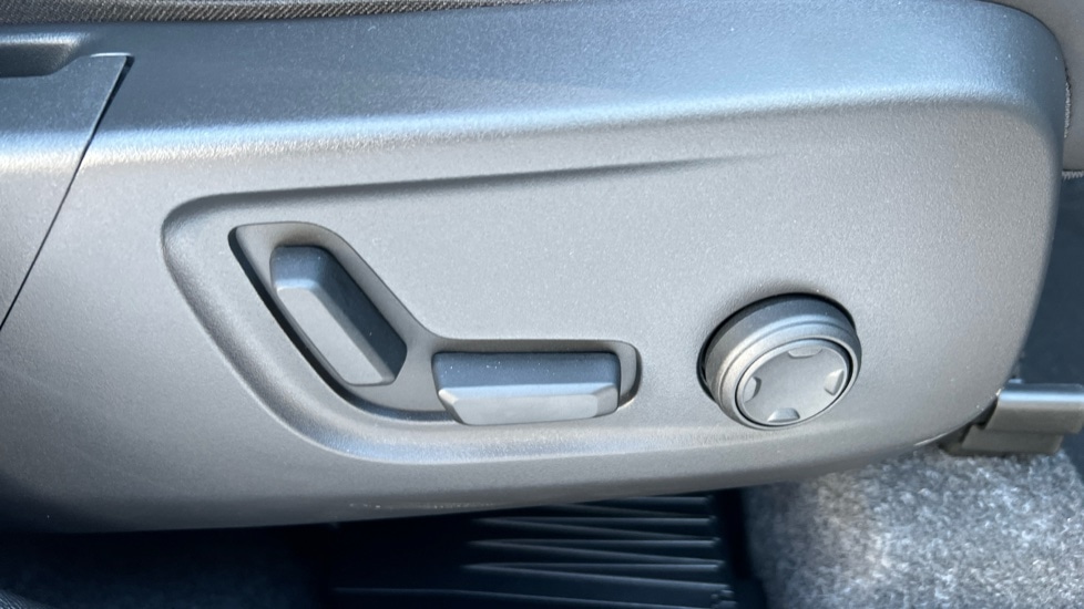 Used Volvo XC40 2025 for sale - 76894791: Photo 50