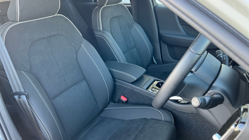 Used Volvo XC40 2025 for sale - 76894791: Photo 9