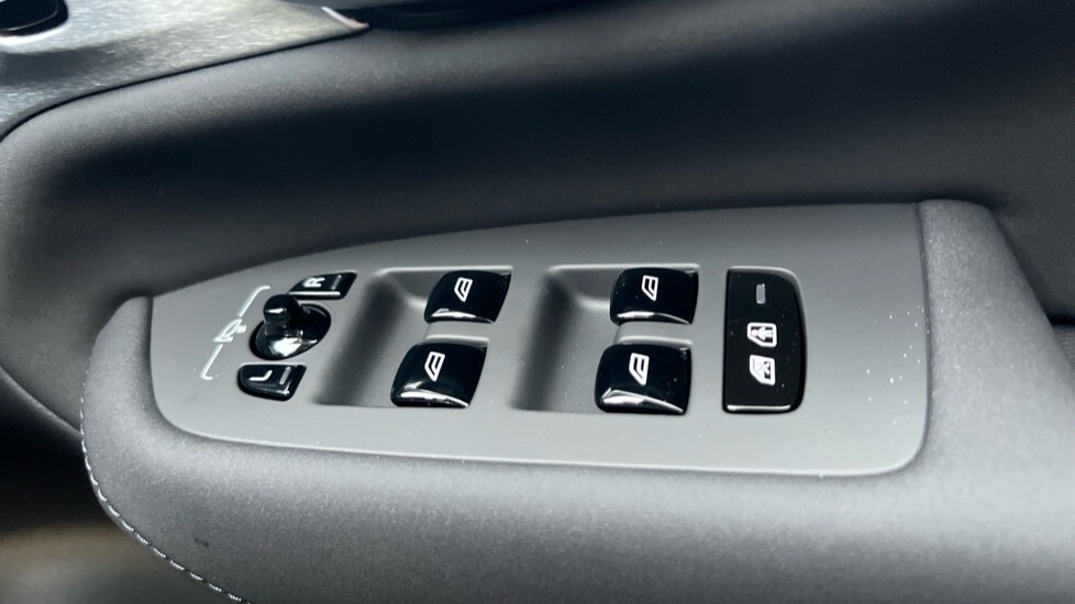 Used Volvo XC90 2025 for sale - 76112088: Photo 33