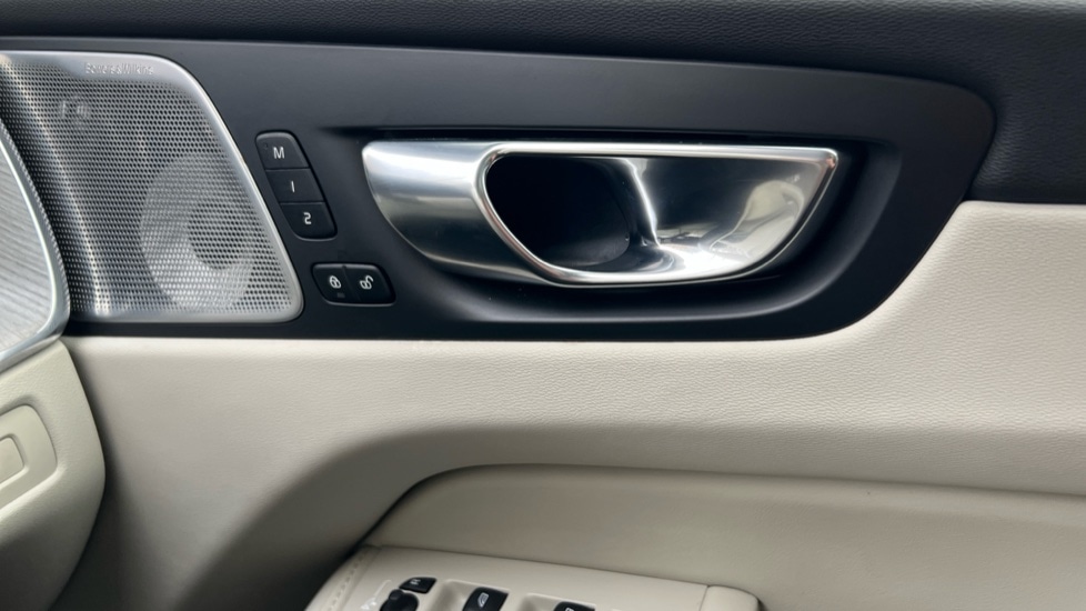 Used Volvo XC60 2025 for sale - 76589915: Photo 15